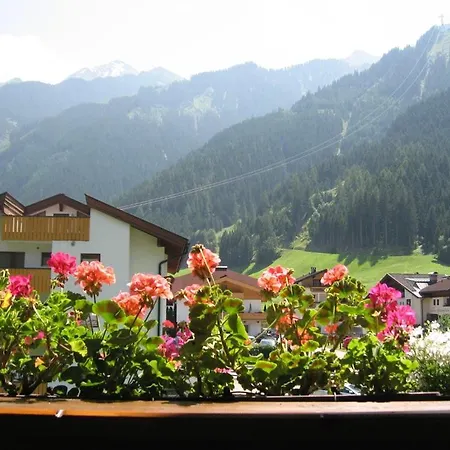 Haus Bergfriede Vendégház Mayrhofen